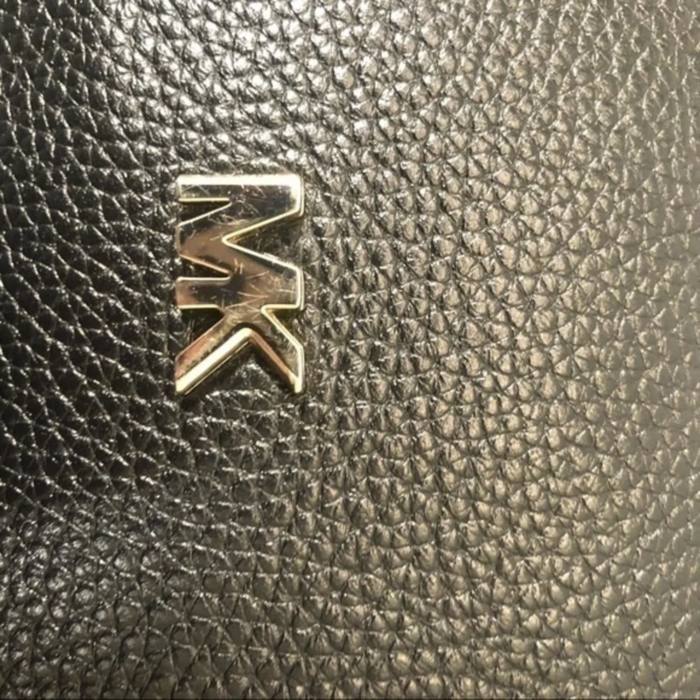 Michael Kors junie medium black hobo bag
